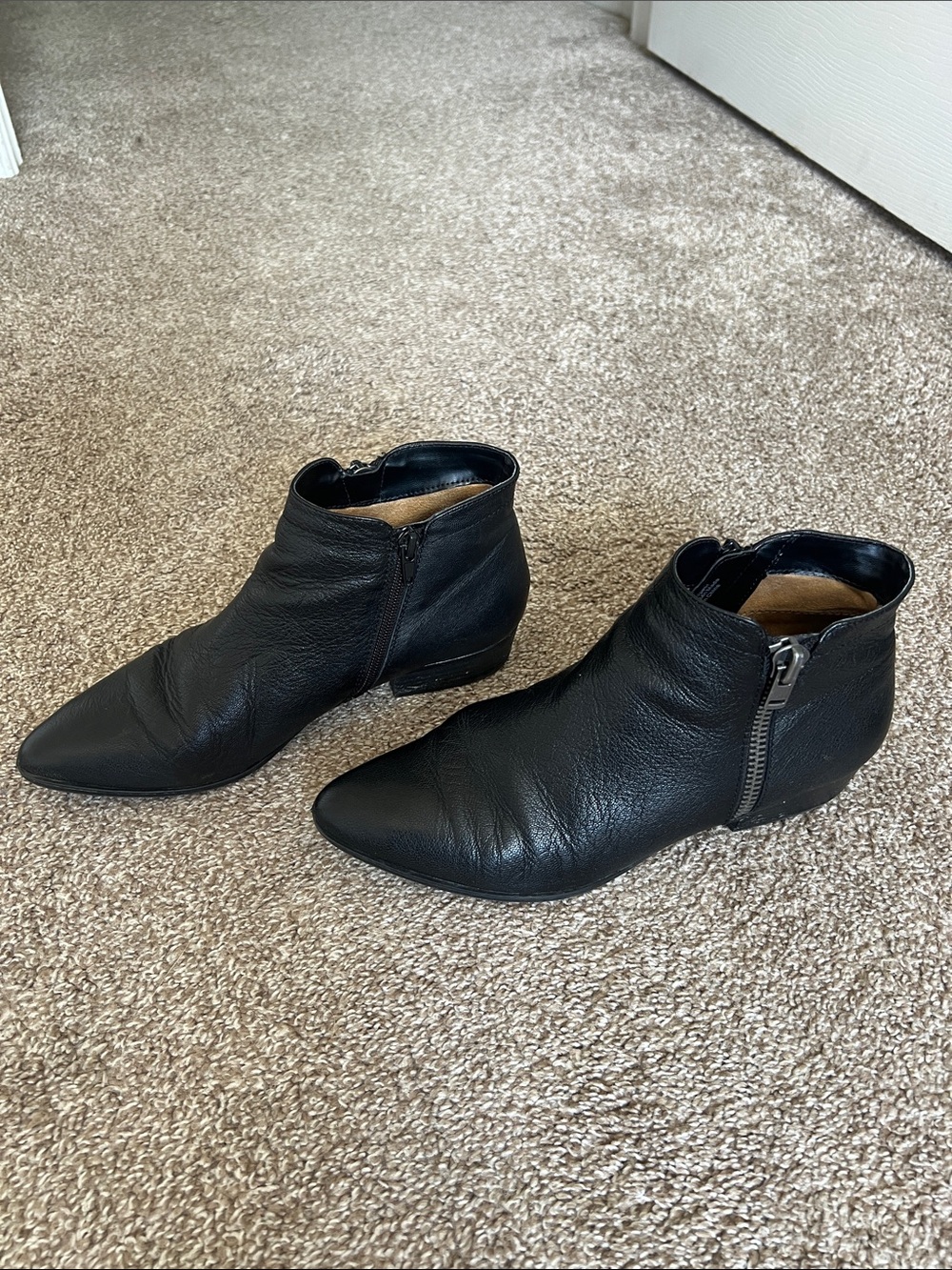 Naturalizer Black Leather Ankle Booties